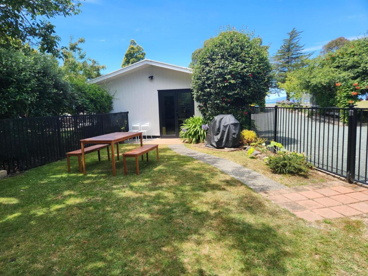 Blue House On The Quay Bed & Breakfast Motueka Exterior photo